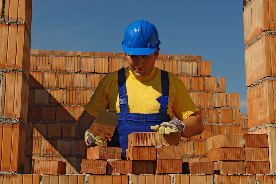 Schwarzarbeit oder Nachbarschaftshilfe im Hausbau