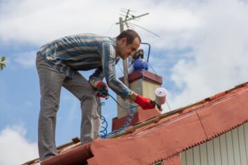 Dachdeckerhaftung – fehlende Funktionstauglichkeit eines regendichten Daches wegen Schimmelbildung im Speicher