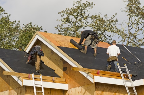 Dachdeckerarbeiten - Verantwortlichkeit für Anschlüsse zwischen Dachstuhl-, Gauben- und Dämmarbeiten