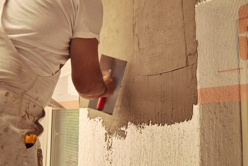 Durchführung von Putzarbeiten an einer Fassade - Prüfungs- und Hinweispflicht Werkunternehmer