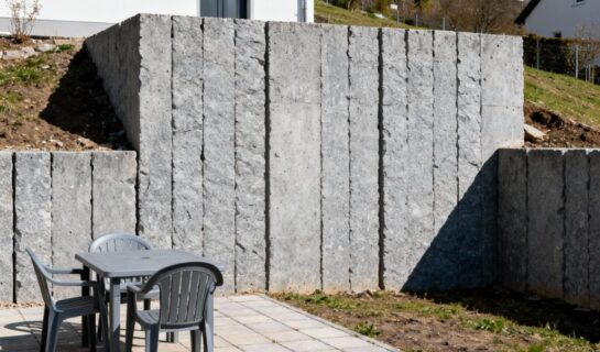 abstandsflaechen-terrasse-aufschuettung-genehmigung Abstandsflächen für Terrassen über einem Meter: Wann droht der Rückbau?