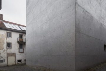 16,5-Meter-Grenzwand: Kein Drittschutz gegen Verschattung